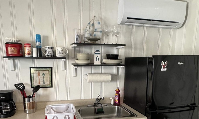 Hampton Apartment | The Motel closest to the beach! Pet Friendly! The Best Surfing!