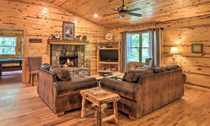 Helen Cabin | ‘The Mountain View’ Sautee Mountain Retreat!