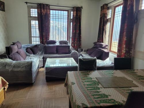 Bandrol Apartment | The Mouser House