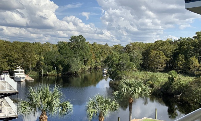 Suwannee Condo | The Nauti Angler - Suwannee Cove where the River meets the Gulf - Unit 203 - 3BR