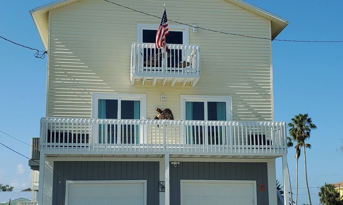 Hudson House | The Nauti Mermaid