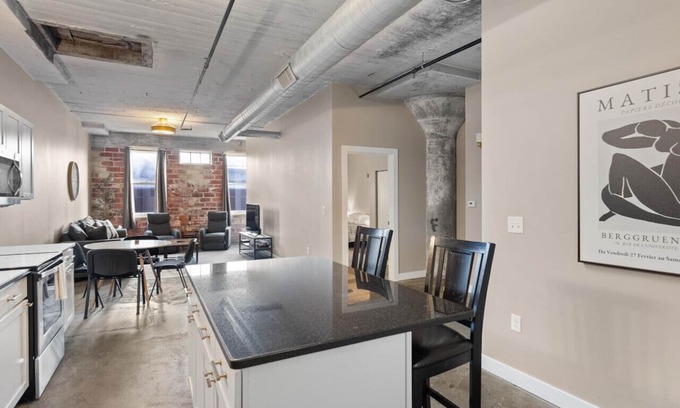 Downtown Apartment | The Nelson Lofts - Unit 3 (2 BR)