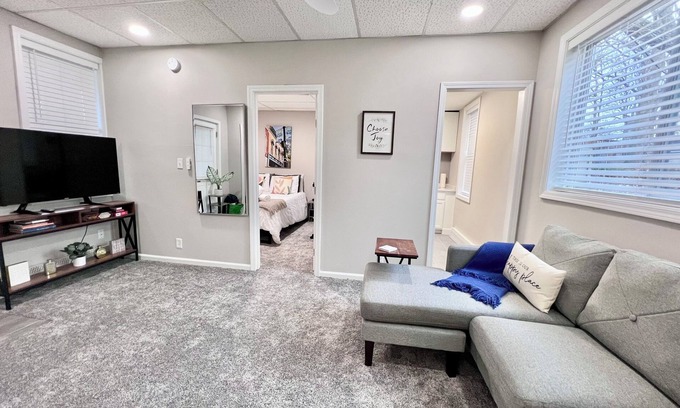 Valparaiso Apartment | The Nest- Downtown Valparaiso- Close to Valpo University Short Term Stays