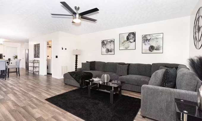 McDonough House | The Noir Escape