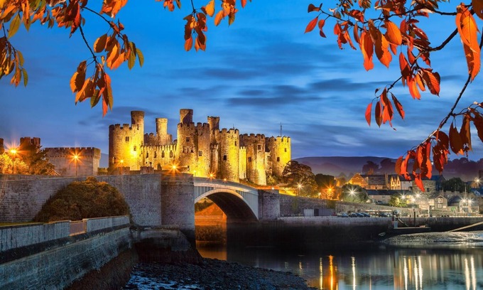 Flint Apartment | The North Wales Gathering - 9 Bedroom - EV Charging