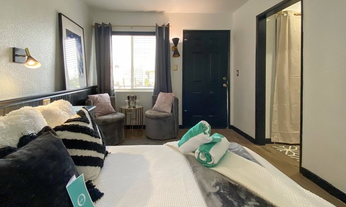 Desert Hot Springs Resort | The O Spa + Resort RM 04 | Hot Mineral Spring Pools, Cannabis + Pet Friendly.