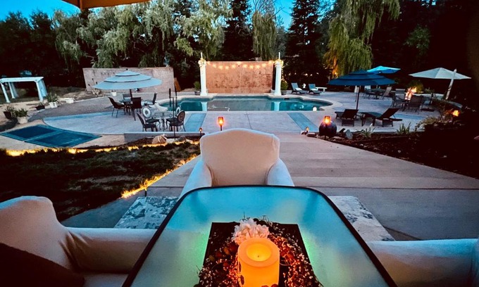 Columbia House | The Oasis