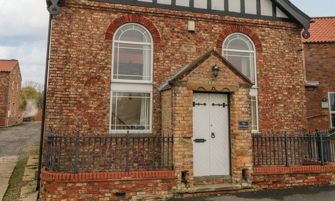 Bishop Wilton Cottage | THE OLD CHAPEL, pet friendly, luxury holiday cottage in Bishop Wilton