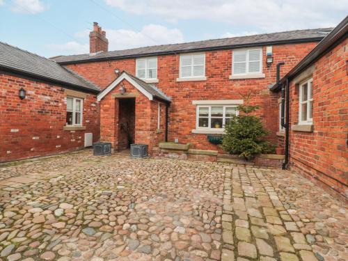 Preston House | The Old Coach House