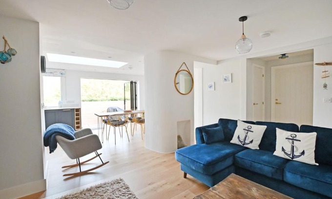 Lyme Regis Apartment | The Old Cottage Bakery