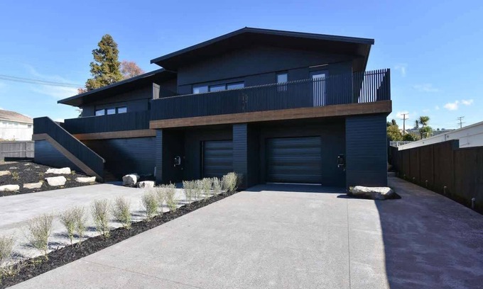 Kawaha Point House | The Old Datsun | Side by Side Luxury Townhouses