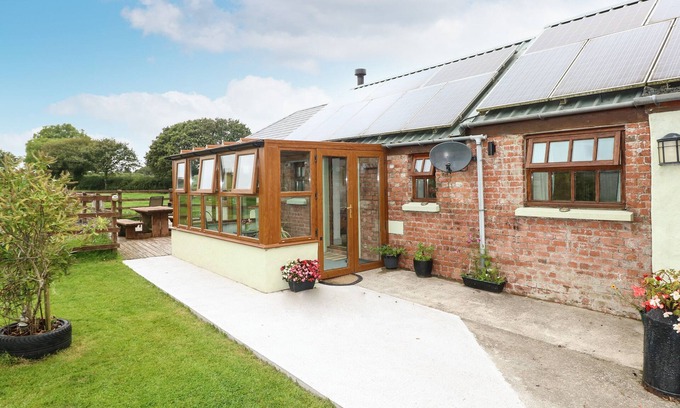 Narberth Cottage | THE OLD FARM SHOP, pet friendly, with hot tub in Narberth