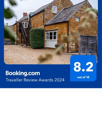 Caldecott Apartment | The Old Plough, mix of 1 bed and 3 bed units, rustic charm, super king bed or twins, en-suite, secure parking