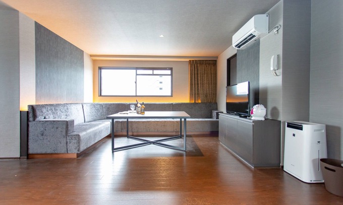 Shinsekai Apartment | The Only View