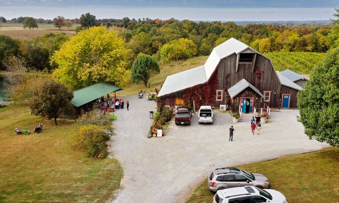 Alto Pass House | The Peachbarn Suite is an adorably cozy and rustic stay with great views!