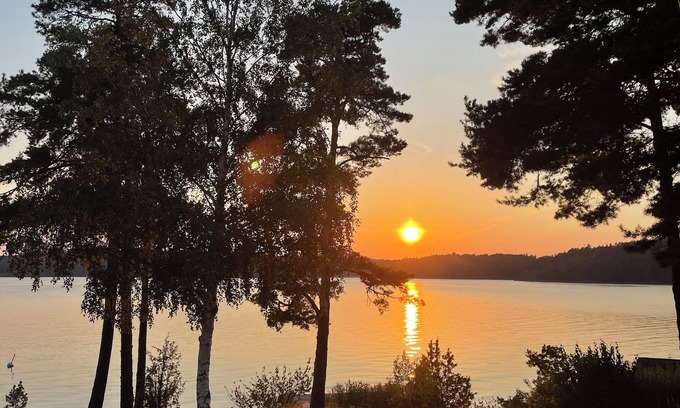 Varmdo House | The pearl of the archipelago, beachfront location near shopping and outdoor activities. Unique accommodation.