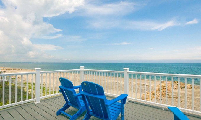 East Sandwich House | The Perfect Cape Walk-to-Beach Getaway