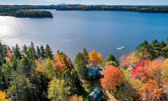 Franklin Cabin | The perfect lakefront cabin close to Acadia National Park