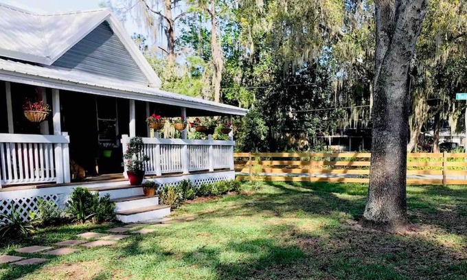 Umatilla House | The perfect Little Cottage for your gateway!