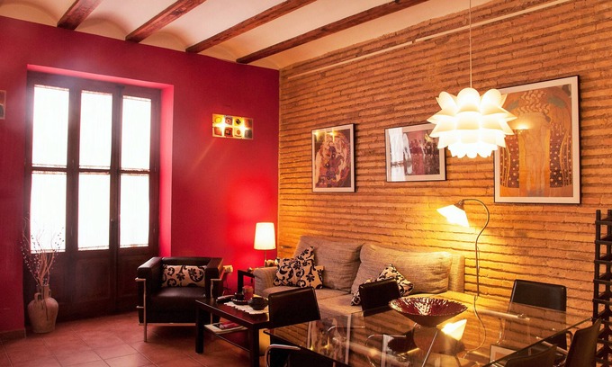 Barrio del Carmen Apartment | The perfect place to get to know Valencia and enjoy a sweet stay as a couple