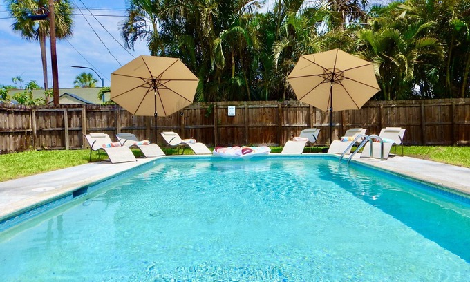 East Naples House | The Periwinkle, a heated pool home 10 min to beachn