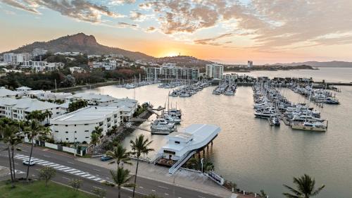 Townsville Hotel | The Pier Pods on the water- 50m from Townsville bus terminal and ferry terminal
