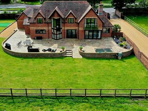 Ringwood House | The Pines