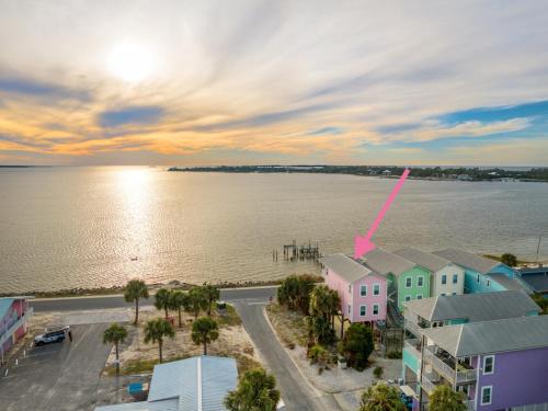 Cedar Key House | The Pink Pearl of the Gulf