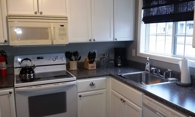 Jefferson House | The place to stay when visiting Greene County!