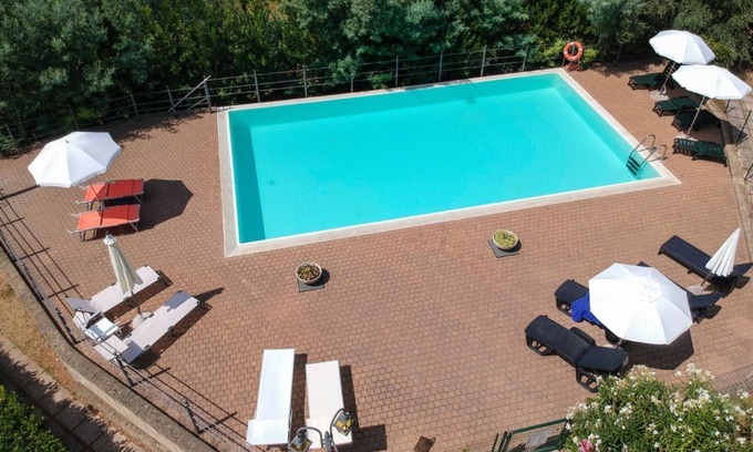 Guardistallo Apartment | The Plumbago Apartment with pool