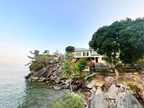 Yadinga Hotel | The Point