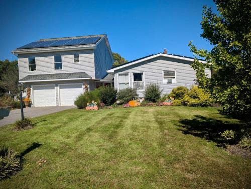 Cape Saint Claire Apartment | The Pool Loft at Poplar Hill