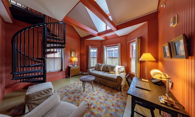 North Adams Hotel | The Porches Inn at Mass MoCA