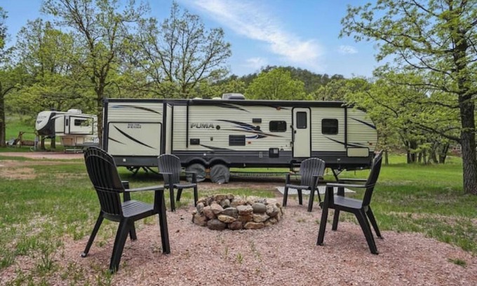 Hermosa House | The Puma - XL Camper by Mt Rushmore/Custer SP