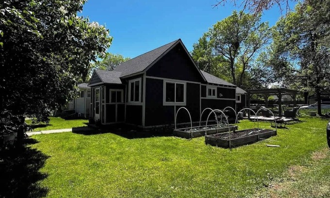 Bozeman House | The Purple Palace - Historic Downtown BZN