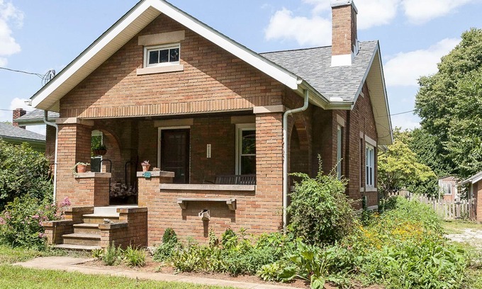 Bloomington House | The Quarryman's Home