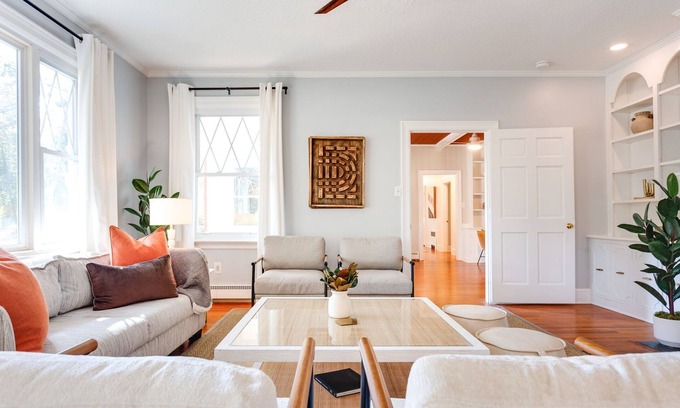 Northwest Raleigh House | The Ranch At Edwards Mill – 5 Bedrooms, Sleeps 14, Great for Families!