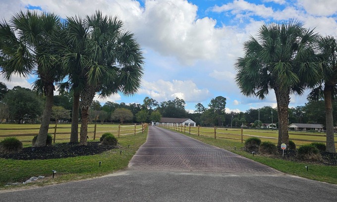 Socastee House | The Ranch:nA Spacious 5-Bedroom Home with Pool in Quiet Neighborhood