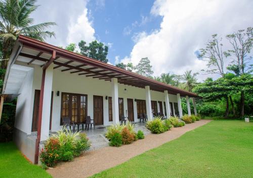 Unawatuna Hotel | The Regency Villa by Escape Essence