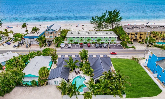 Bradenton Beach Hotel | The Retreat at Anna Maria Island Inn