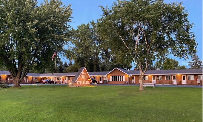 Algoma Hotel | The River Hills Motel - Algoma, WI - Near Door County
