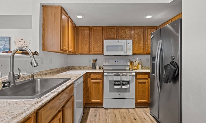 Casper House | The River Rendezvous - 3+2.5 near the N Platte River! Massage Chair-Dog Friendly