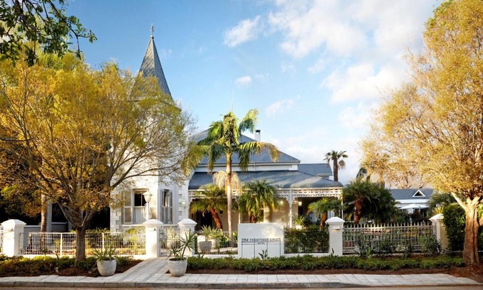 Robertson Hotel | The Robertson Small Hotel and Spa by The Living Journey Collection