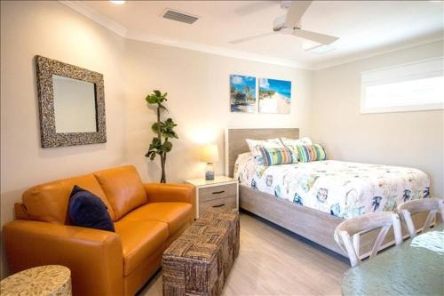Anna Maria Resort | The Rod and Reel Resort Suite 5