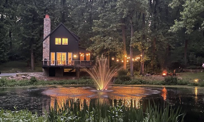 Wrightsville Cabin | The Roundtop Chalet romantic couple’s getaway