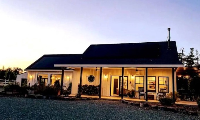 Loomis House | The Rowley Ranch - 4bd/2.5ba Country Dream Home