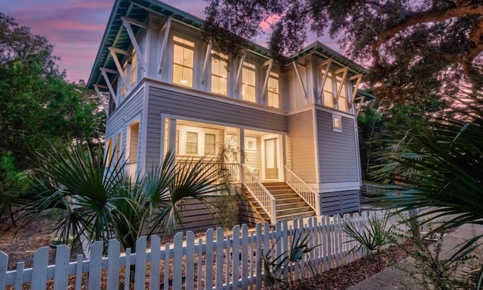 Cape Fear Station House | The Royal Tern. Gorgeous Cape Fear Station Home Near the Ocean