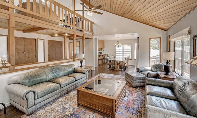 Murphys House | The Shamrock- Steps from Downtown Murphys!