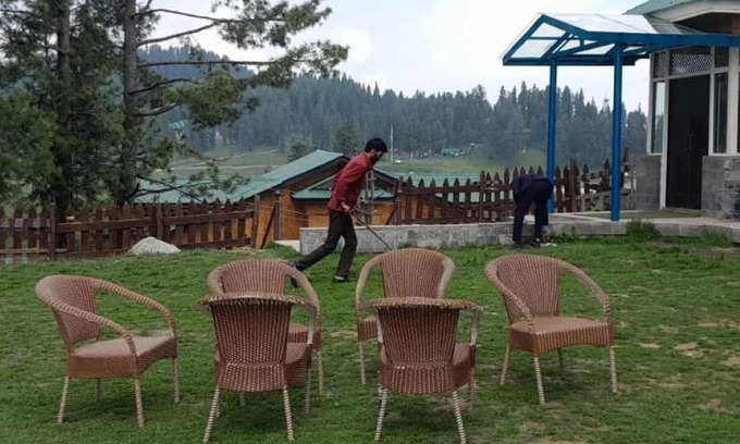 Srinagar Hotel | The Shaw Resort