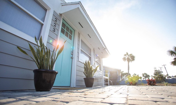 Melinda Cook Cottage | The Shores Beach Cottage - a Short Walk from the Sand - Daytona Beach Shores